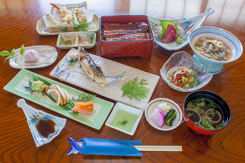 うな丼(半身)入りコース 5,500円